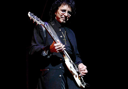 Biographie de Tony Iommi guitariste de Black Sabbath