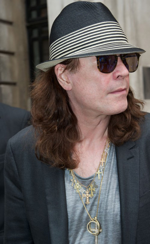 Le nouveau look d'Ozzy suite à son accident domestique
